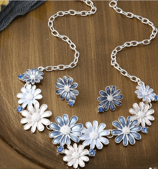 Smell the Daisies Necklace Set - Blue